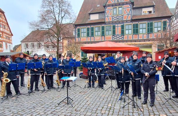 Festliche Klänge und gelebte Solidarität auf dem Garango-Weihnachtsmarkt in Ladenburg
